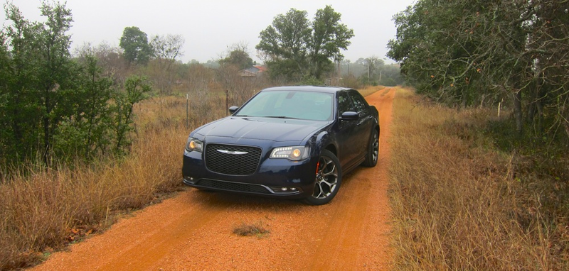 Illustration for article titled The 2015 Chrysler 300S Is The Perfect Car For The Right Kind Of Hitman